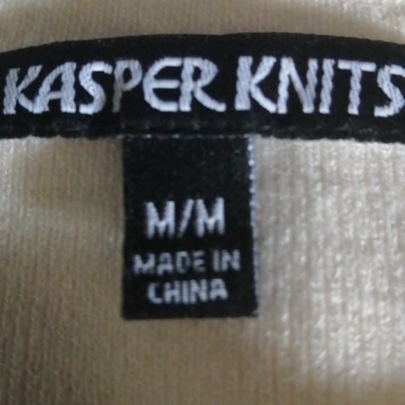 Kasper Knits, Ladies Sweater, Size.. Medium - Picture 6 of 8